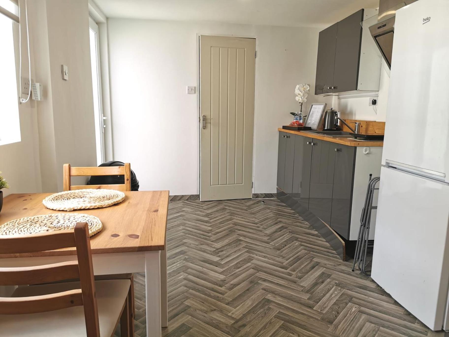 Cosy Studio In Havant! Near A3 And Staunton Country Park Buitenkant foto